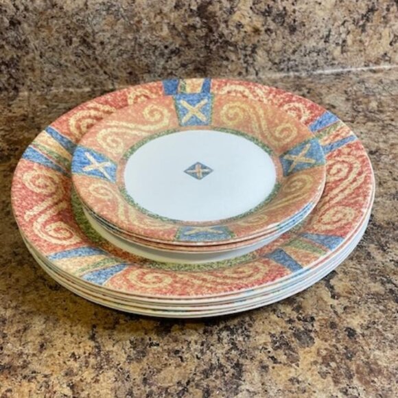 Corelle Sand Art plates - Picture 1 of 5